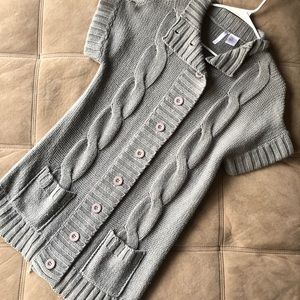 Long button down short-sleeves sweater